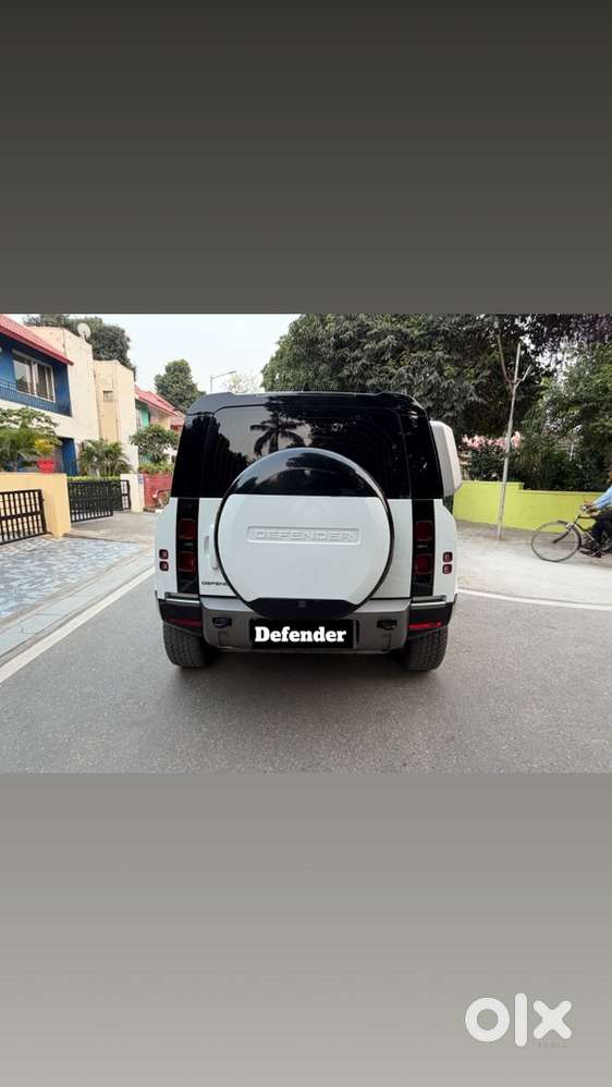 Land Rover Defender 2025