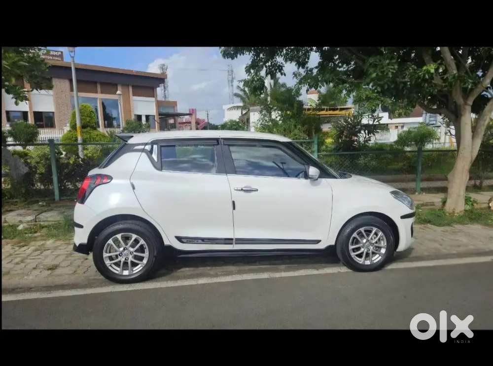 Maruti Suzuki Swift Zxi Ags Amt 2023 Petrol Well Maintained
