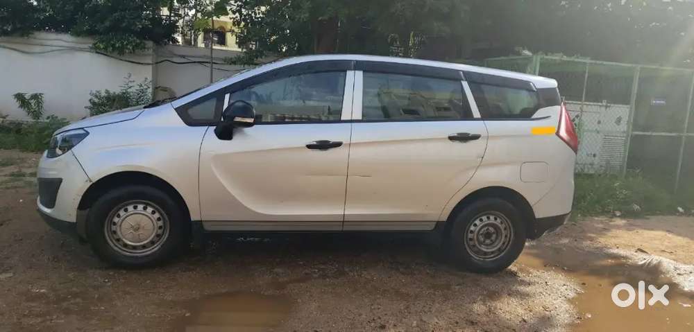 Mahindra Marazzo Diesel 2023 Yello Plate