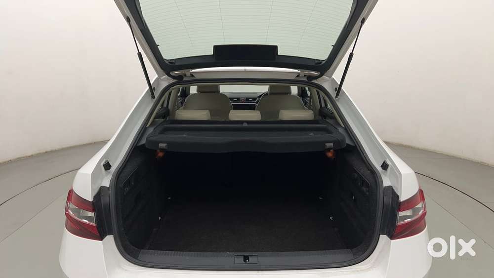 Skoda Superb [ ] 1.8 Style Tsi At, 2017, Petrol