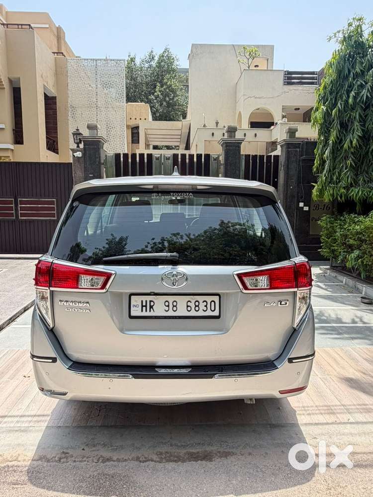 Innova Crysta 2.4 G 2020/21 Modal Toyota Diesel Manual Car 2021