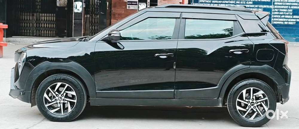 Mahindra Xuv 3xo Ax5 Pm Mt, 2024, Petrol