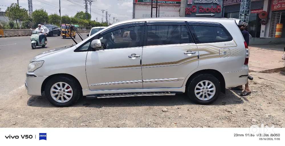 Toyota Innova 2014 Diesel 160000 Km Driven