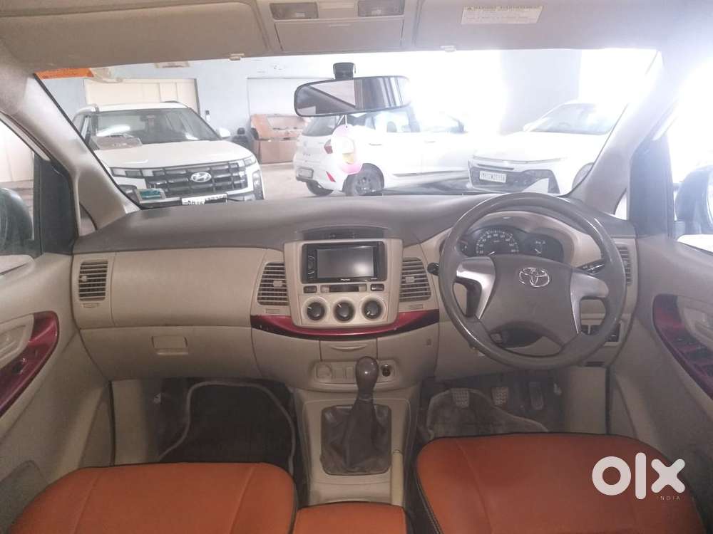 Toyota Innova 2.5 G (diesel) 8 Seater, 2014, Diesel