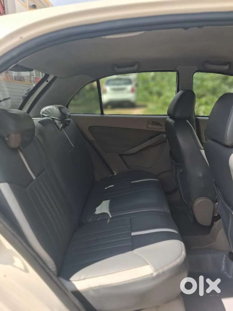 Tata Indica Vista Aura 1.3 Quadrajet (abs), 2010, Diesel