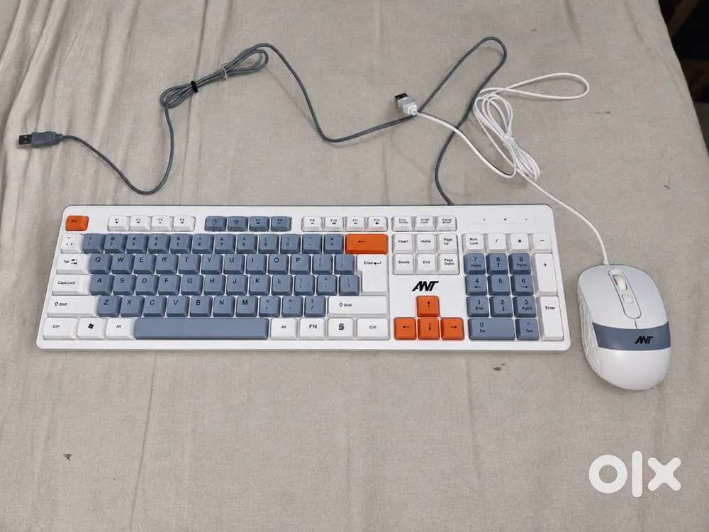 Ant master 20 keyboard and mouse combo. With box and documents