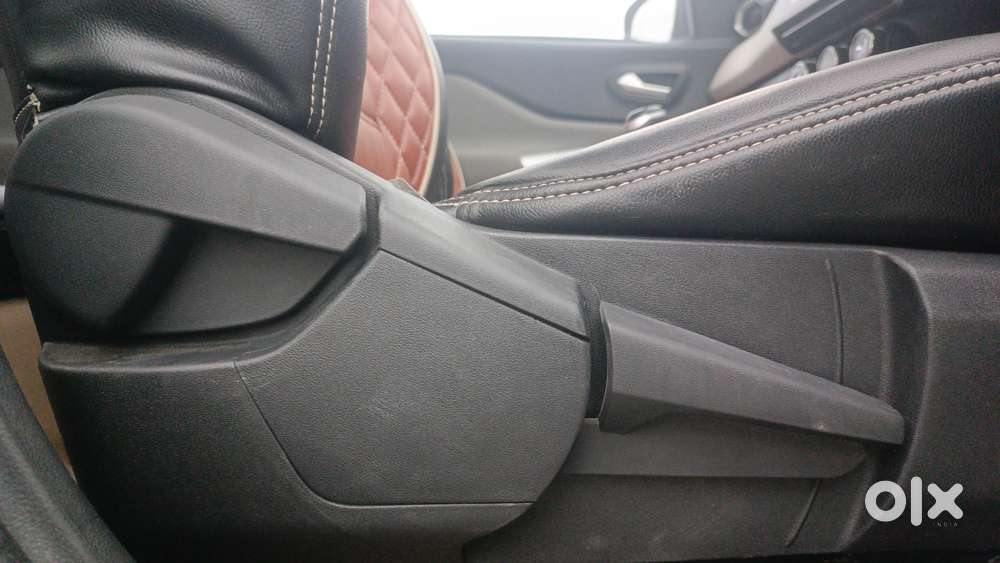 Nissan Magnite 1.0 Xv, 2022, Petrol
