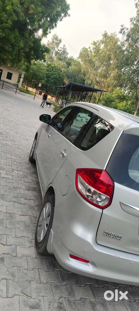 Maruti Suzuki Ertiga Vxi At, 2017, Petrol
