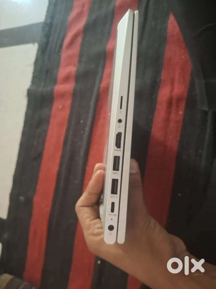 I am selling my Laptop