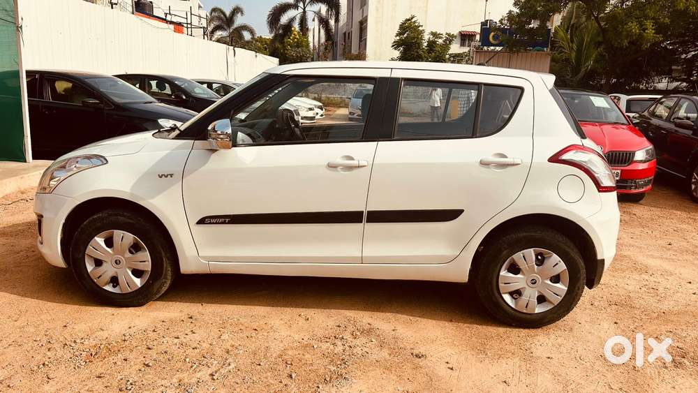 Maruti Suzuki Swift Amt Vvt Vxi, 2016, Petrol