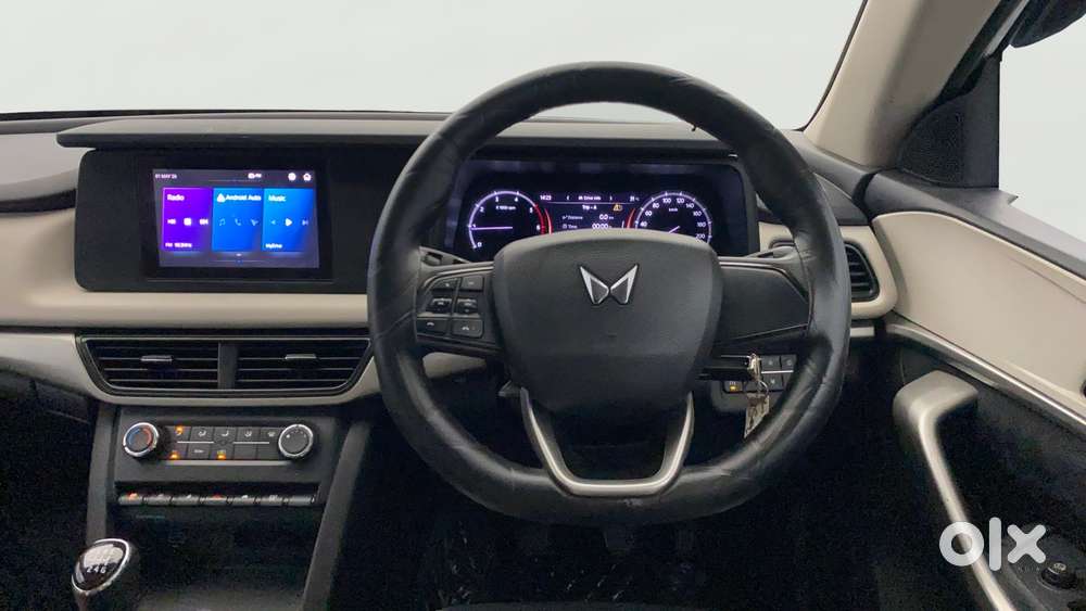 Mahindra Xuv700 2.2 Mx Diesel Mt 5 Str, 2022, Diesel