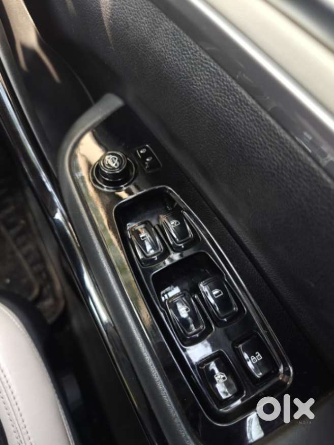 Mahindra Xuv700 Ax7l 6 Str At, 2024, Diesel