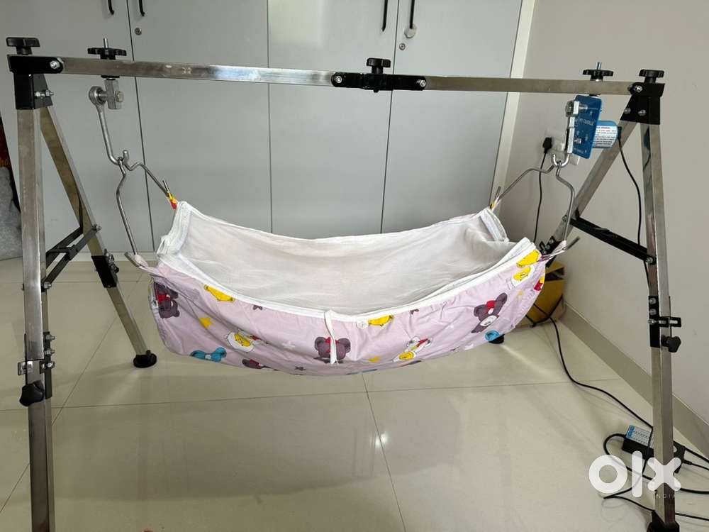 Portable folding zula (swing) with motor