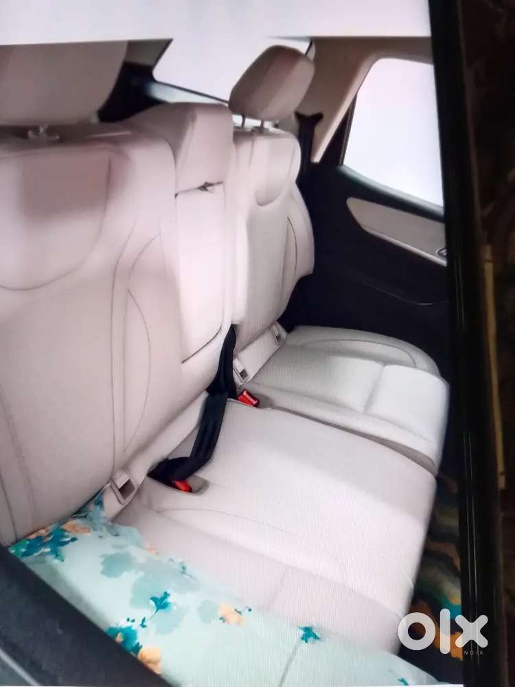 Mahindra Xuv700 2023 Petrol 14400 Km Driven