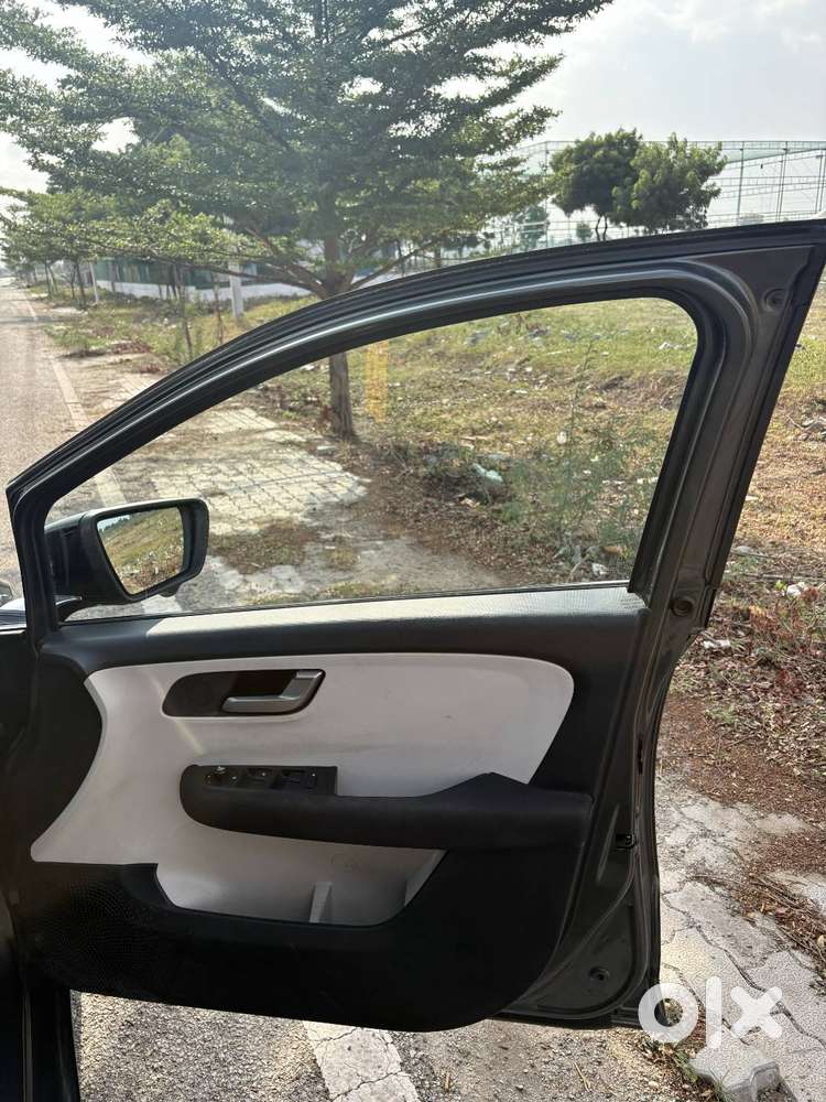 2025 Tata Altroz Xz Lux 1.2 Petrol  21,543 Km  1st Owner