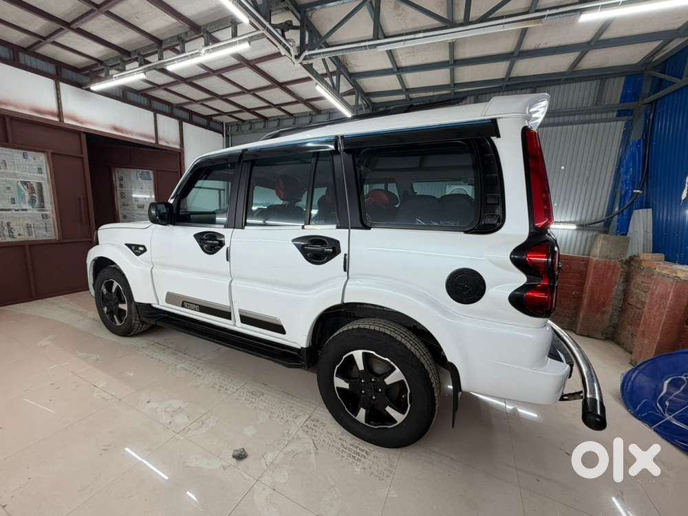 Mahindra Scorpio Classic 2025 Diesel Manual
