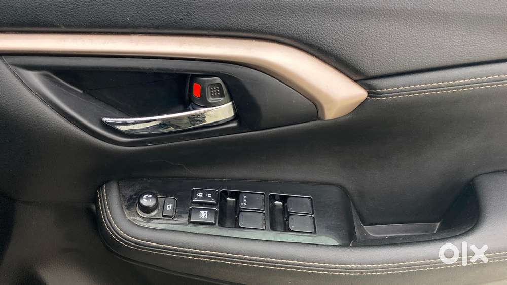 Maruti Suzuki Grand Vitara 1.5 Alpha Plus Intelligent Hybrid Ecvt, 2..