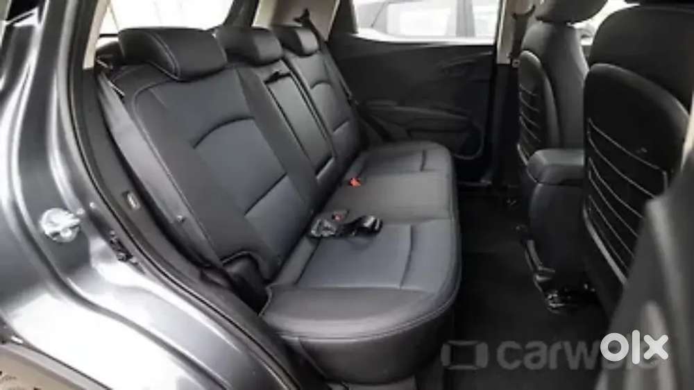 Mahindra XUV400 EV Back Seat Orginal with seat belt - Photo 3