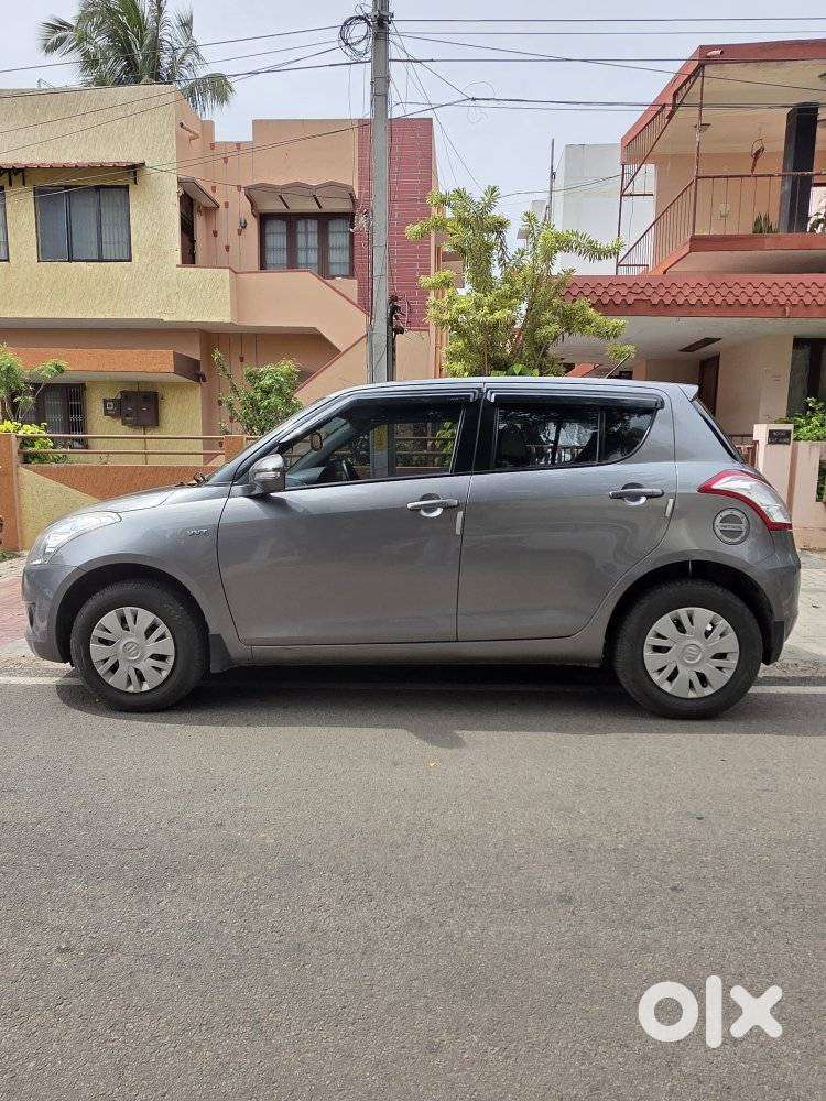 Maruti Suzuki Swift Vxi + Manual, 2012, Petrol
