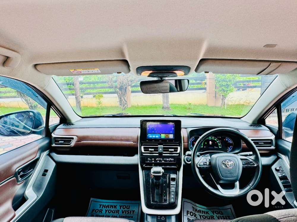 Toyota Innova Hycross Hybrid 2023