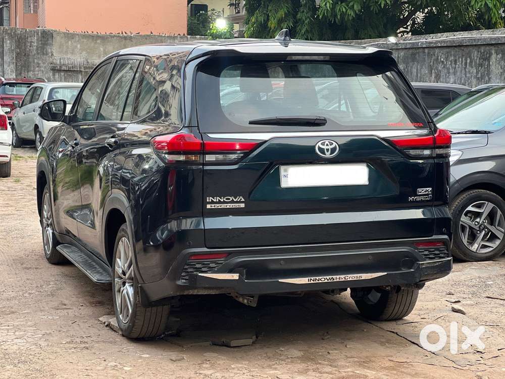 Toyota Innova Hycross 2.0 Zx Hybrid 7 Str, 2023, Cng & Hybrids