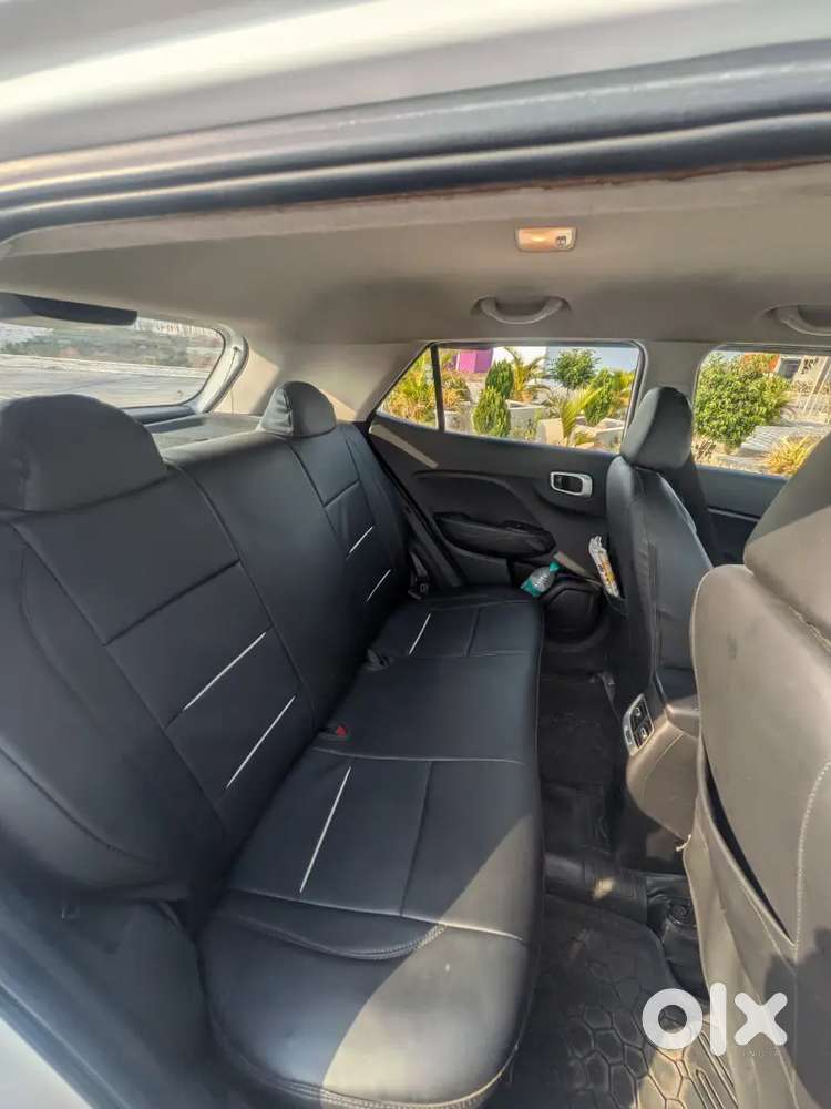 Brand New Venue Top Condition Petrol Variant