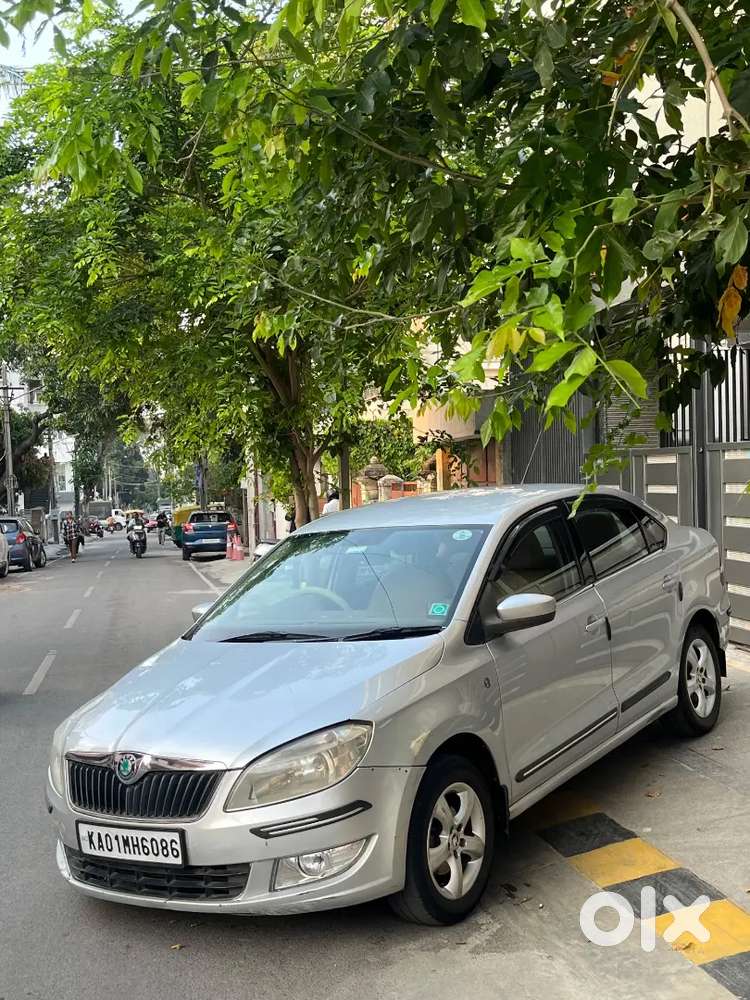 Skoda Rapid Elegance 2012 Topend
