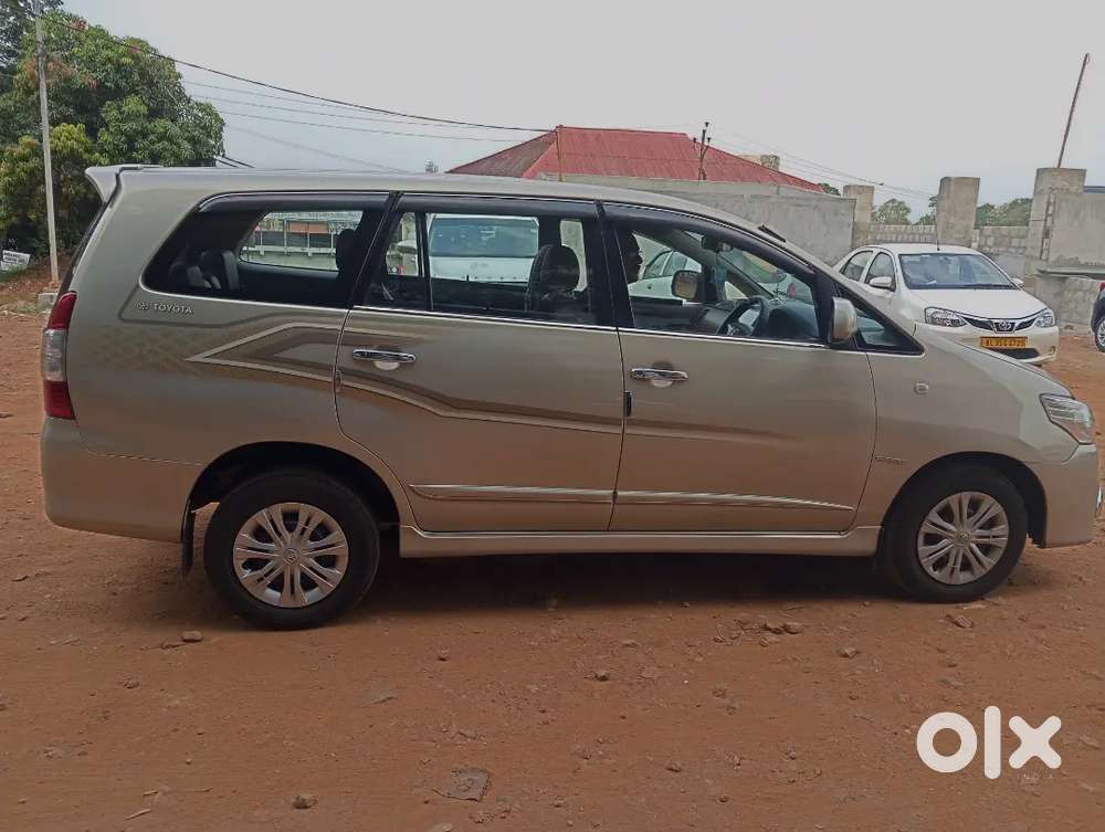 Innova G4. 2.5 Bs Iv Year 2015  September Good Condition Vehicle