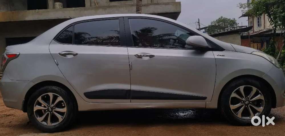 Hyundai Xcent 2015 Top Model