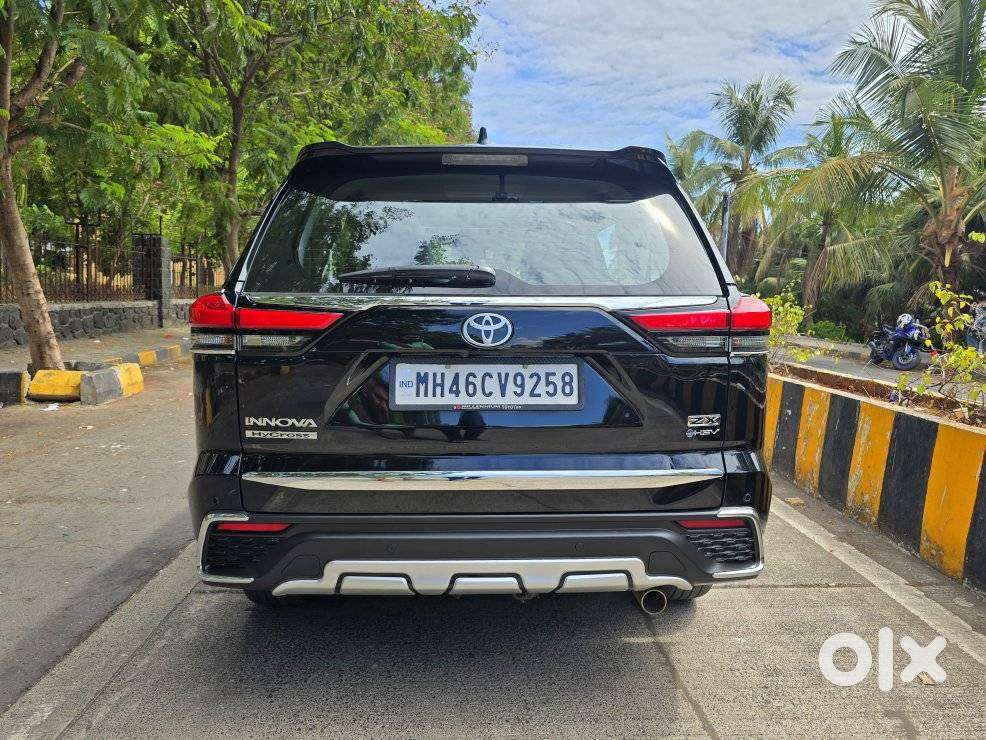 Toyota Innova Hycross 2.0 Zx (o) Hybrid 7 Str, 2025, Petrol