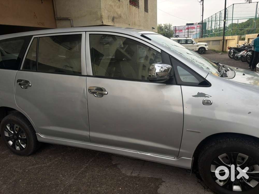 Toyota Innova 2012