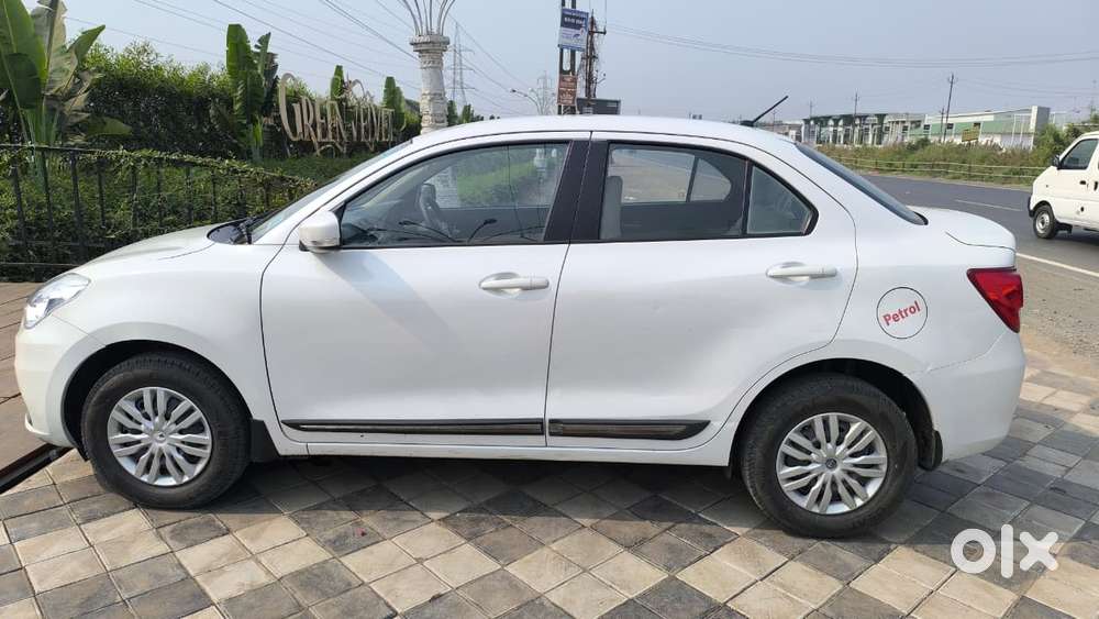Maruti Suzuki Swift Dzire Vxi(o) Amt, 2022, Petrol