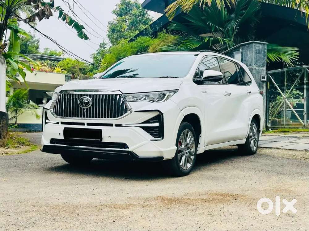 Toyota Innova Hycross 2024