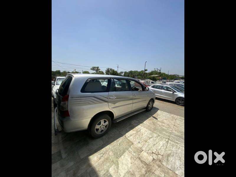 Toyota Innova 2009-2011 2.5 E 7 Str, 2012