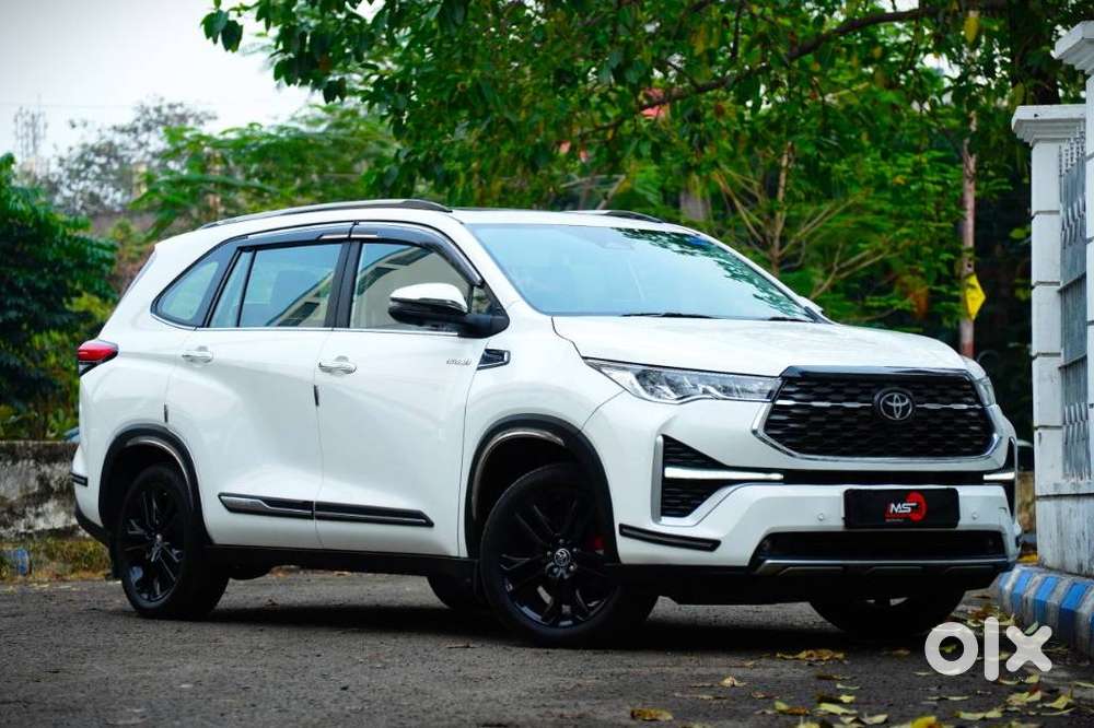 Toyota Innova Hycross 2.0 Zx Hybrid 7 Str, 2023, Petrol