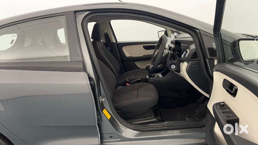 Tata Altroz 1.2 Xm Plus, 2022, Petrol