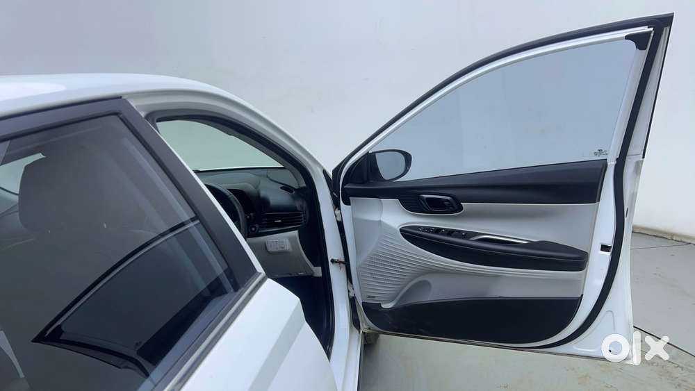 Hyundai New I20 1.2 Asta (o) Mt, 2023, Petrol