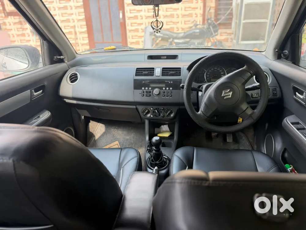 Maruti Suzuki Swift 2010 Petrol Manual