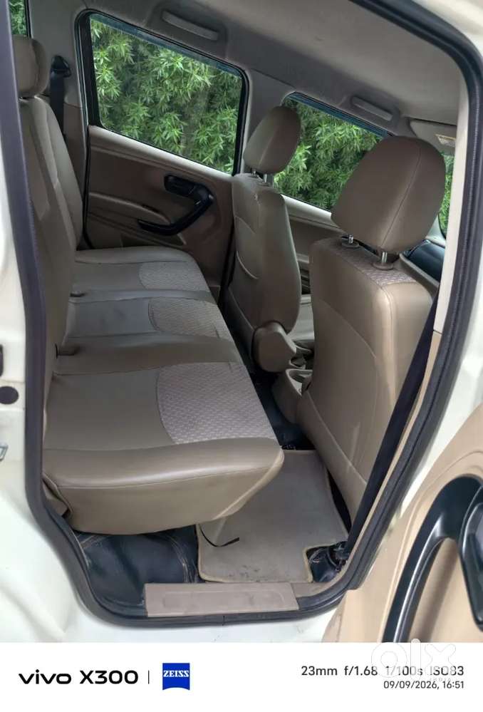 2018 Mahindra Tuv300 T6+ Diesel | 2nd Owner