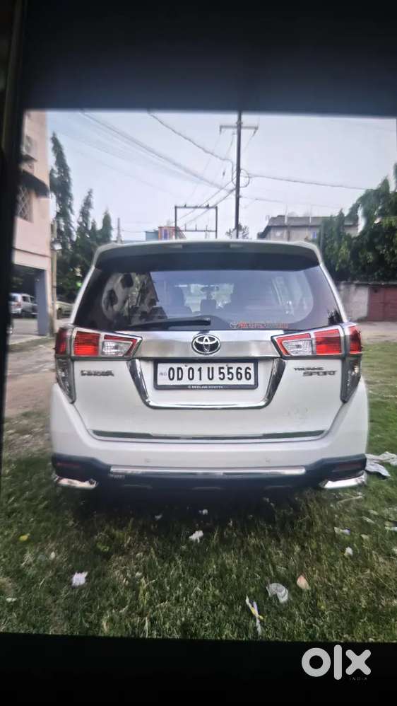 Toyota Innova Crysta 2017 Diesel Well Maintained