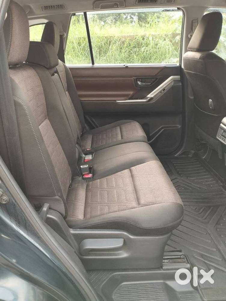 Toyota Innova Hycross 2.0 Vx Hybrid 8 Str, 2023, Petrol