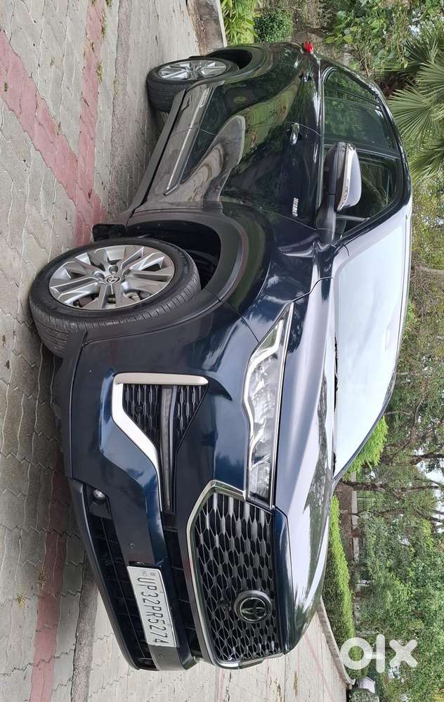 Toyota Innova Hycross 2.0 Zx Hybrid 7 Str, 2024, Petrol