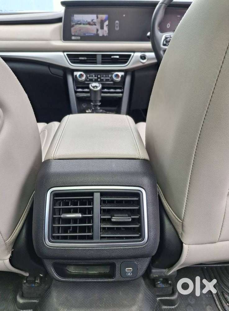 Mahindra Xuv700 2.2 Ax 7 Diesel Mt Luxury Pack Str, 2022, Diesel