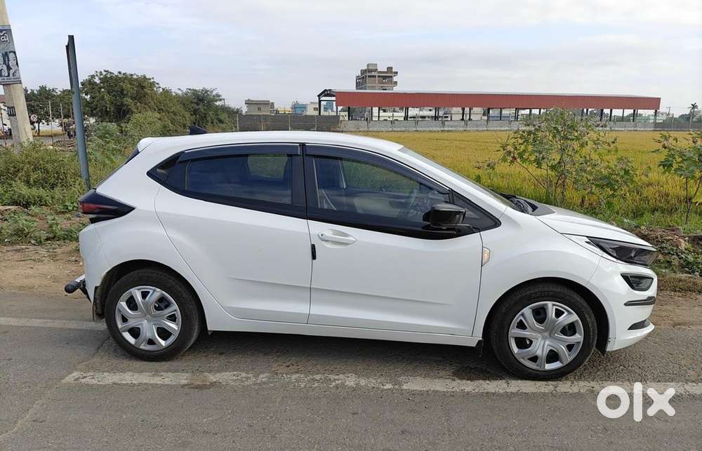Tata Altroz 2024 Petrol Well Maintained