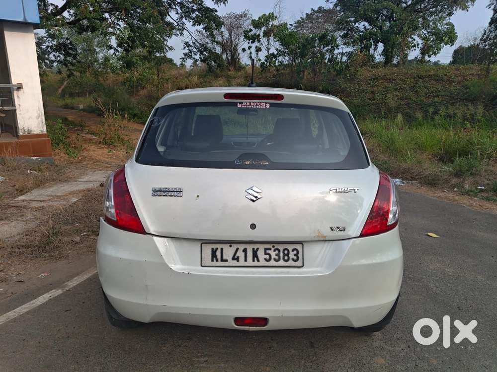 Maruti Suzuki Swift Vxi + Manual, 2012, Petrol