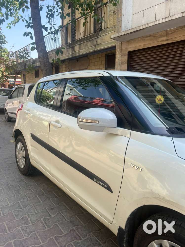 Maruti Suzuki Swift Vxi Petrol+manual