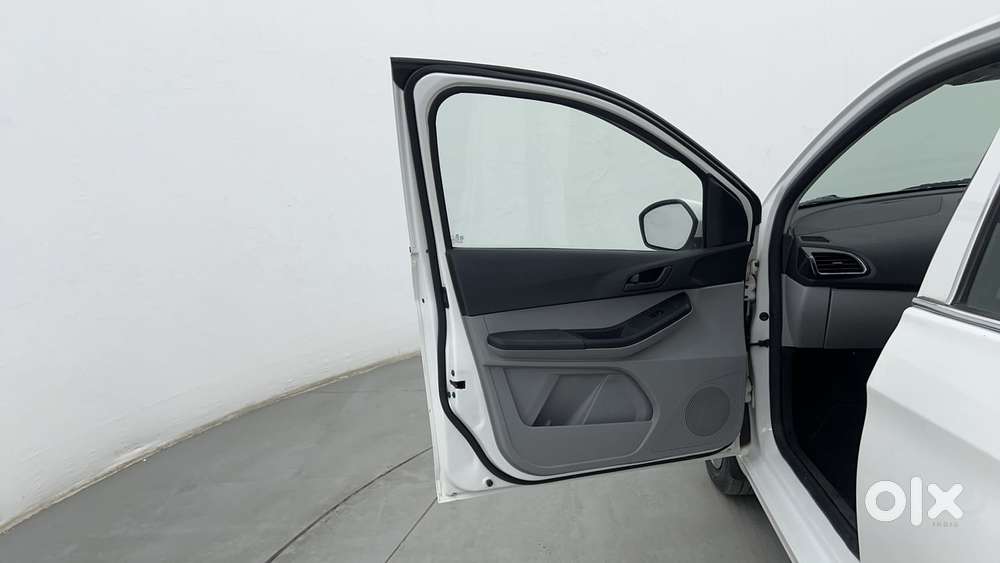 Tata Tiago 1.2 Revotron Xt Option, 2021, Petrol
