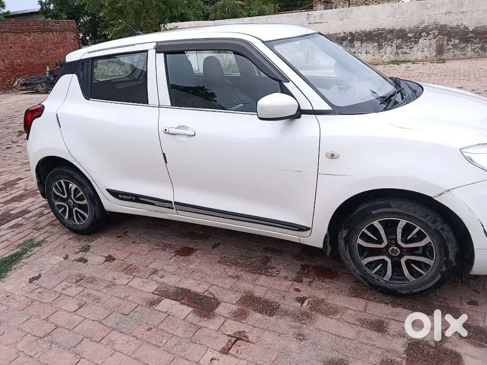 Maruti Suzuki Swift 2021 Petrol 70000 Km Driven
