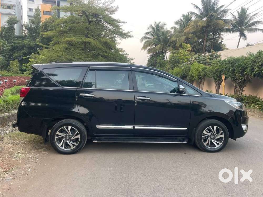 Toyota Innova Crysta 2.4 V 8 Str, 2023, Diesel