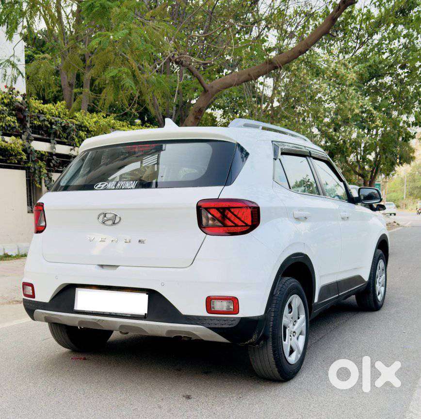 Hyundai Venue 1.2 S Plus, 2022, Petrol